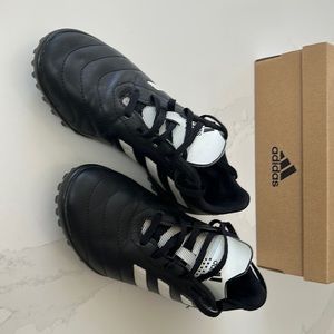 adidas Unisex Goletto VIII Turf Soccer Shoe US Big Kids size 3.5 (boys/girls).
